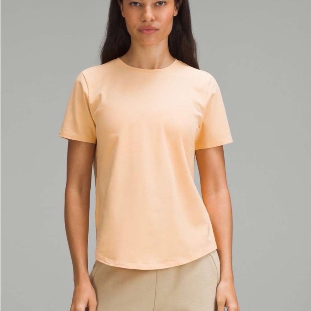 Lululemon Women Love Crewneck Tee Summer Glow Size 12 (estimated)